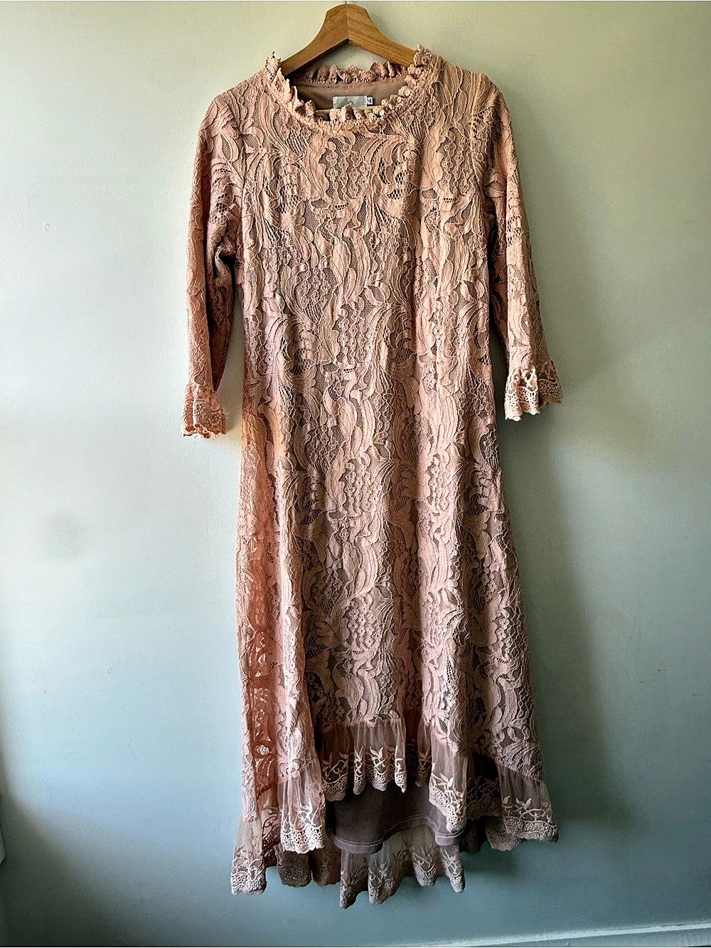 Dainty Jewells Floral Lace Maxi Dress in soft Pink Like New